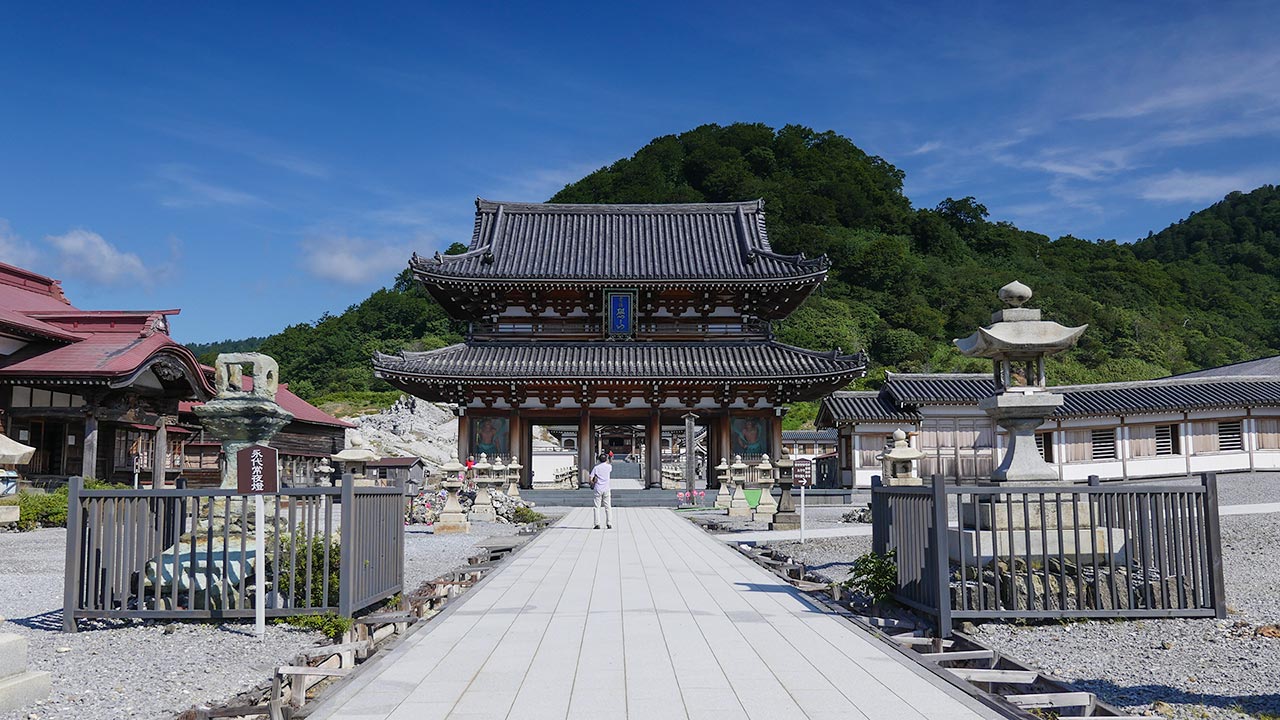 Osorezan Bodai-ji Temple