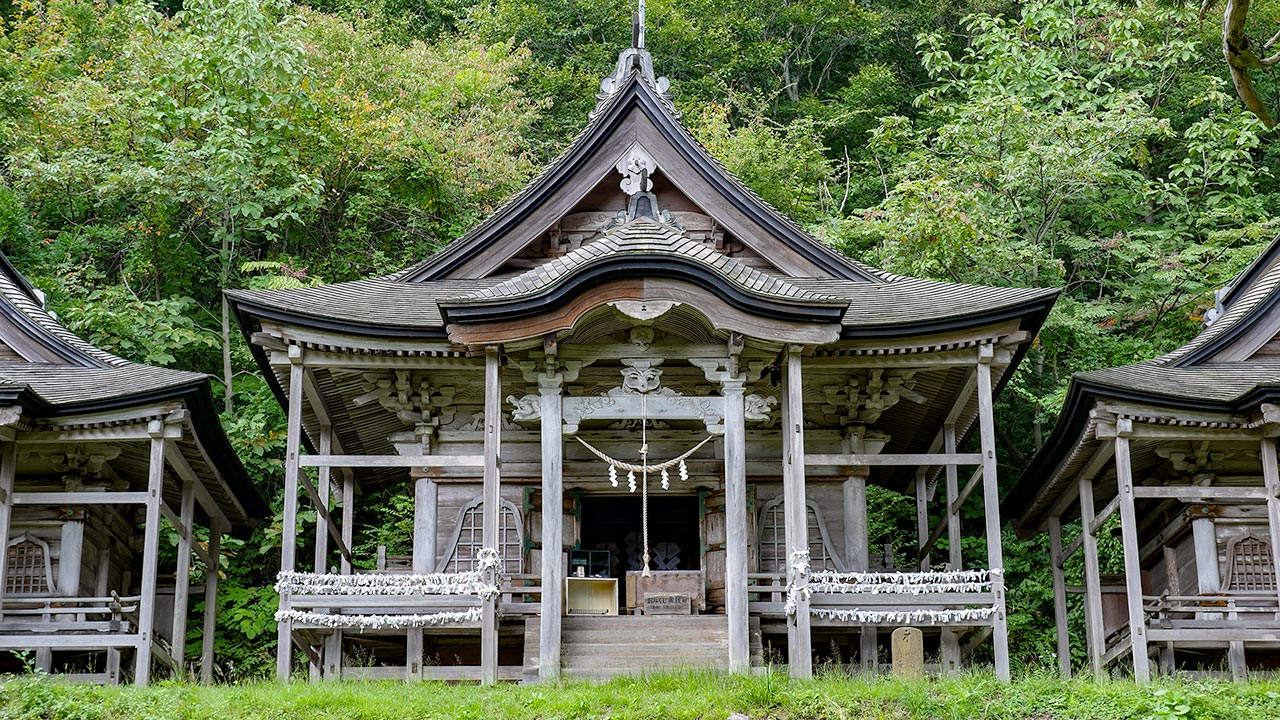 Akagami Shrine Goshado