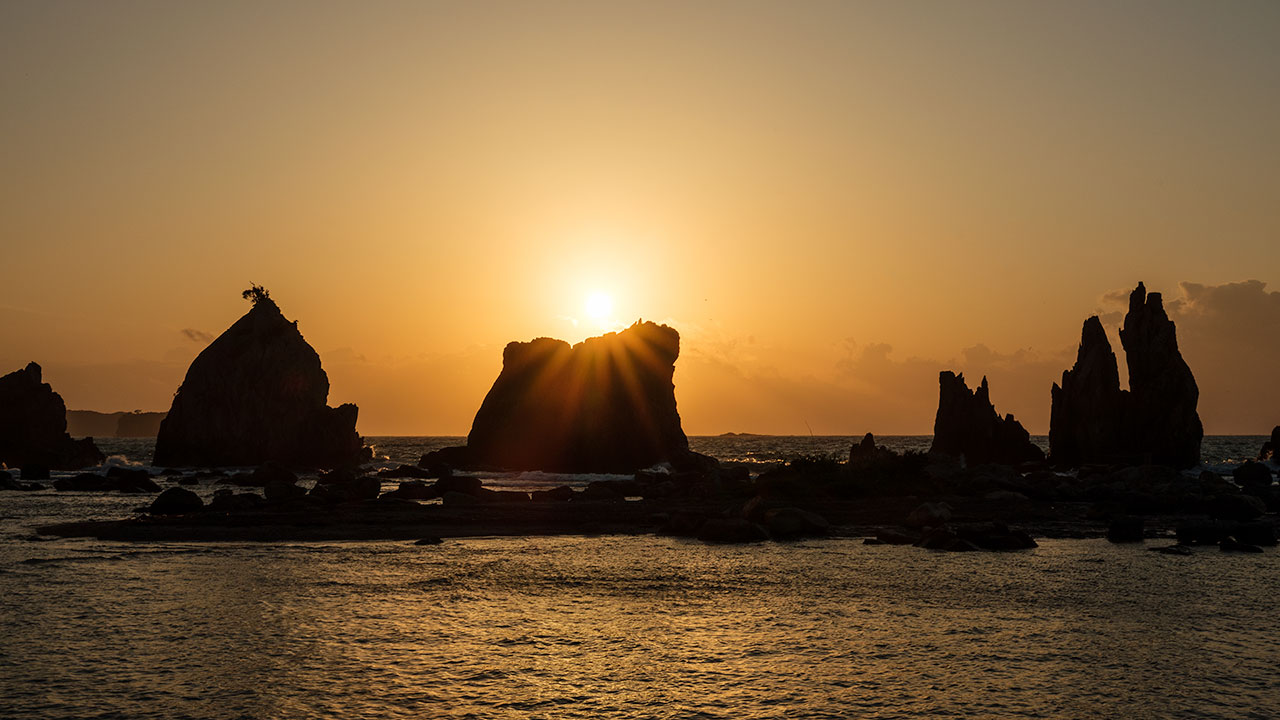 Hashigui-iwa Rock