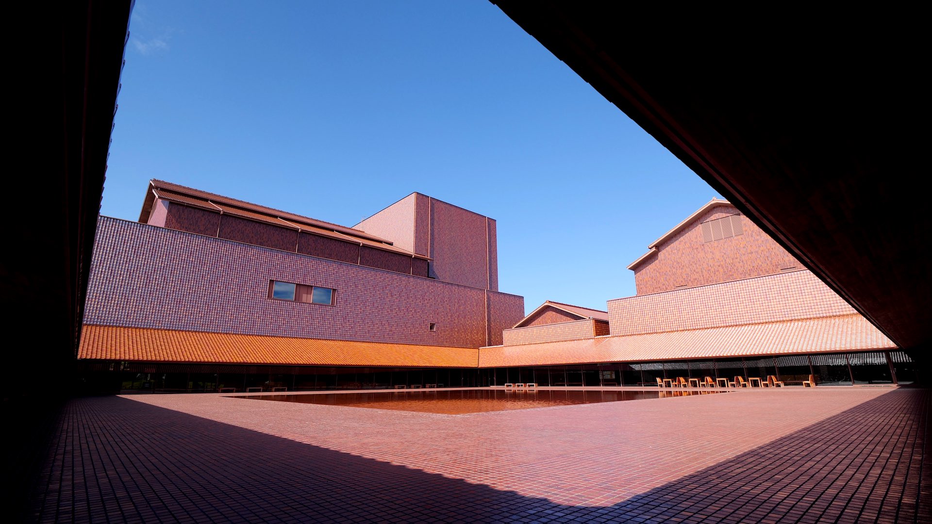 Iwami Grand Toit Art Museum