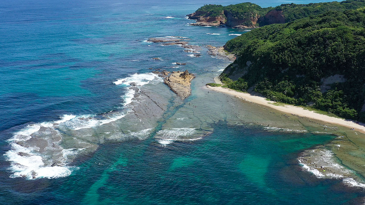 Tatamigaura Rock-Flats Beach